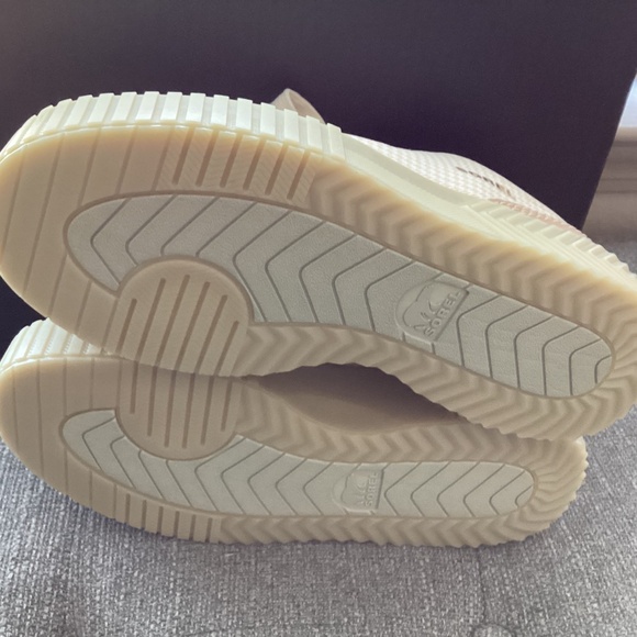 Sorel Women's Ona Ave Low-Top Sneakers, size 7.5 - Picture 6 of 13